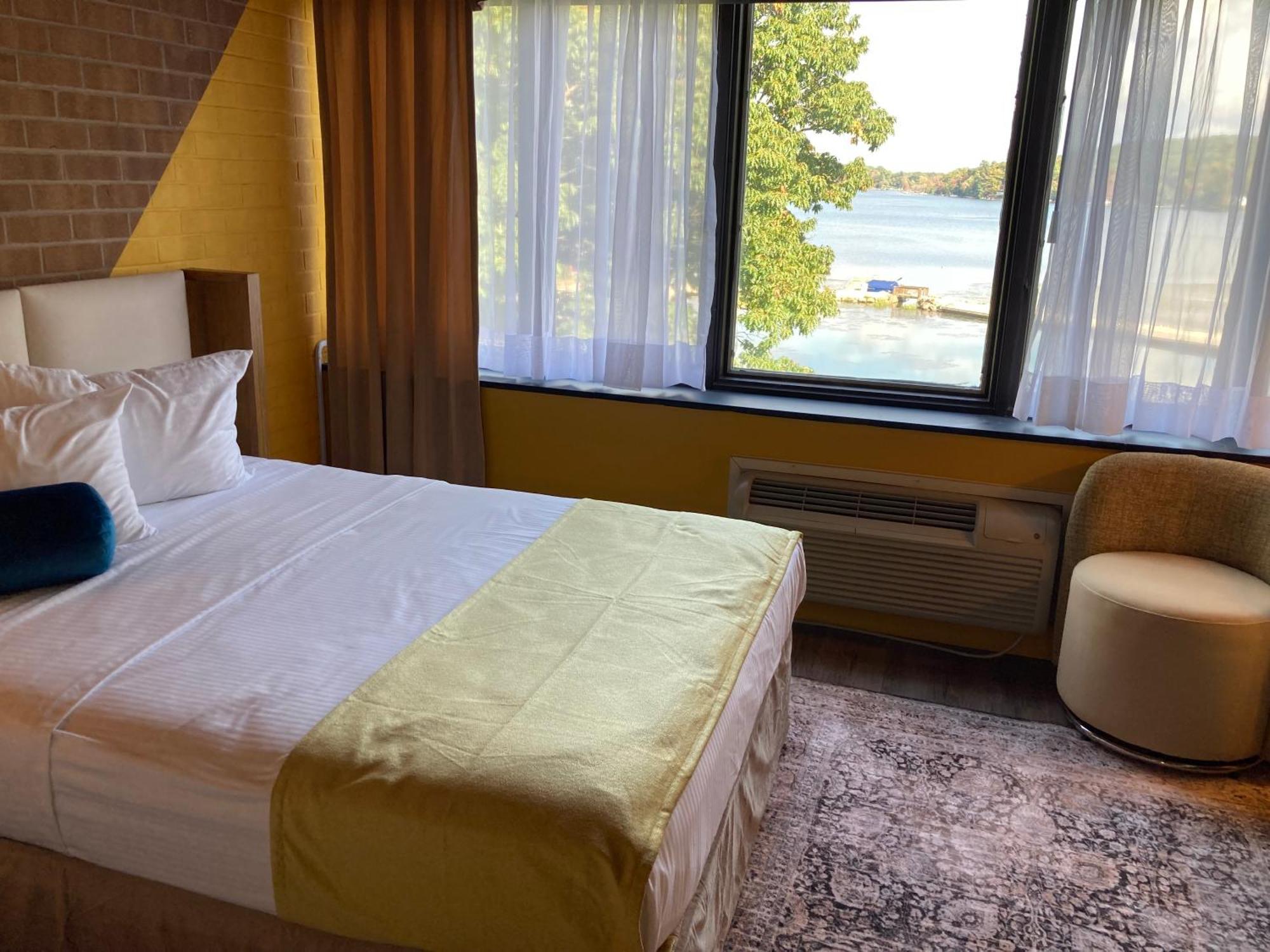 Split Rock Resort Lake Harmony Exterior photo