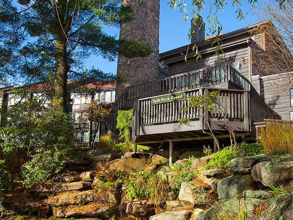 Split Rock Resort Lake Harmony Exterior photo